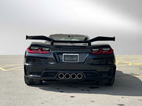 Used 2023 Chevrolet Corvette Z06 w/ Z07 Performance Package image 6