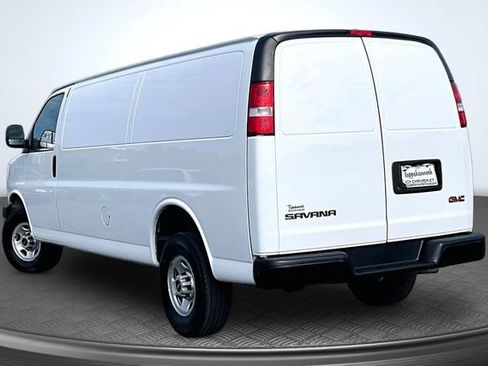 Used 2023 GMC Savana 2500 Extended RWD image 4