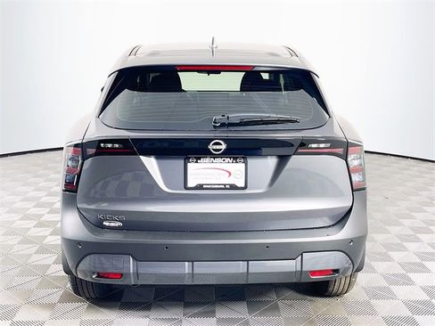 New 2025 Nissan Kicks S image 6
