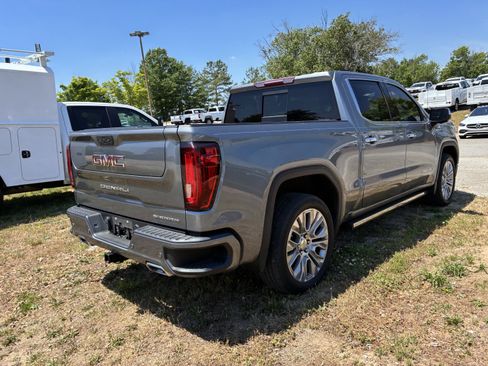 Used 2022 GMC Sierra 1500 Denali w/ Denali Premium Package AWD/4WD image 8