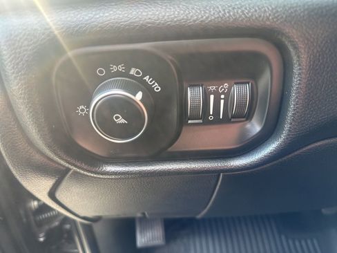 Used 2020 RAM 3500 Tradesman w/ Chrome Appearance Group image 18