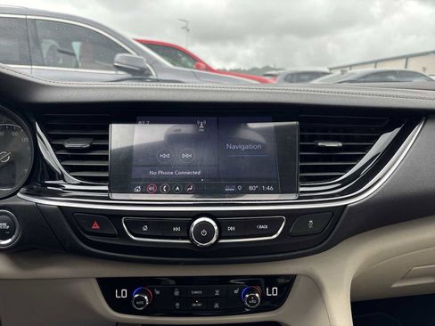 Used 2018 Buick Regal Essence w/ Driver Confidence Package #1 AWD/4WD image 17