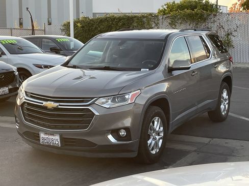 Used 2019 Chevrolet Traverse LT FWD image 2