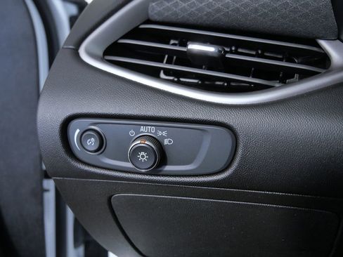 Used 2021 Chevrolet Malibu LS image 24