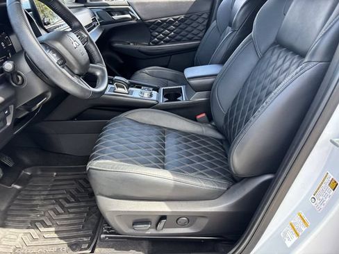 Used 2023 Mitsubishi Outlander SEL FWD image 19