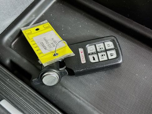 Used 2023 Honda Odyssey EX-L image 21