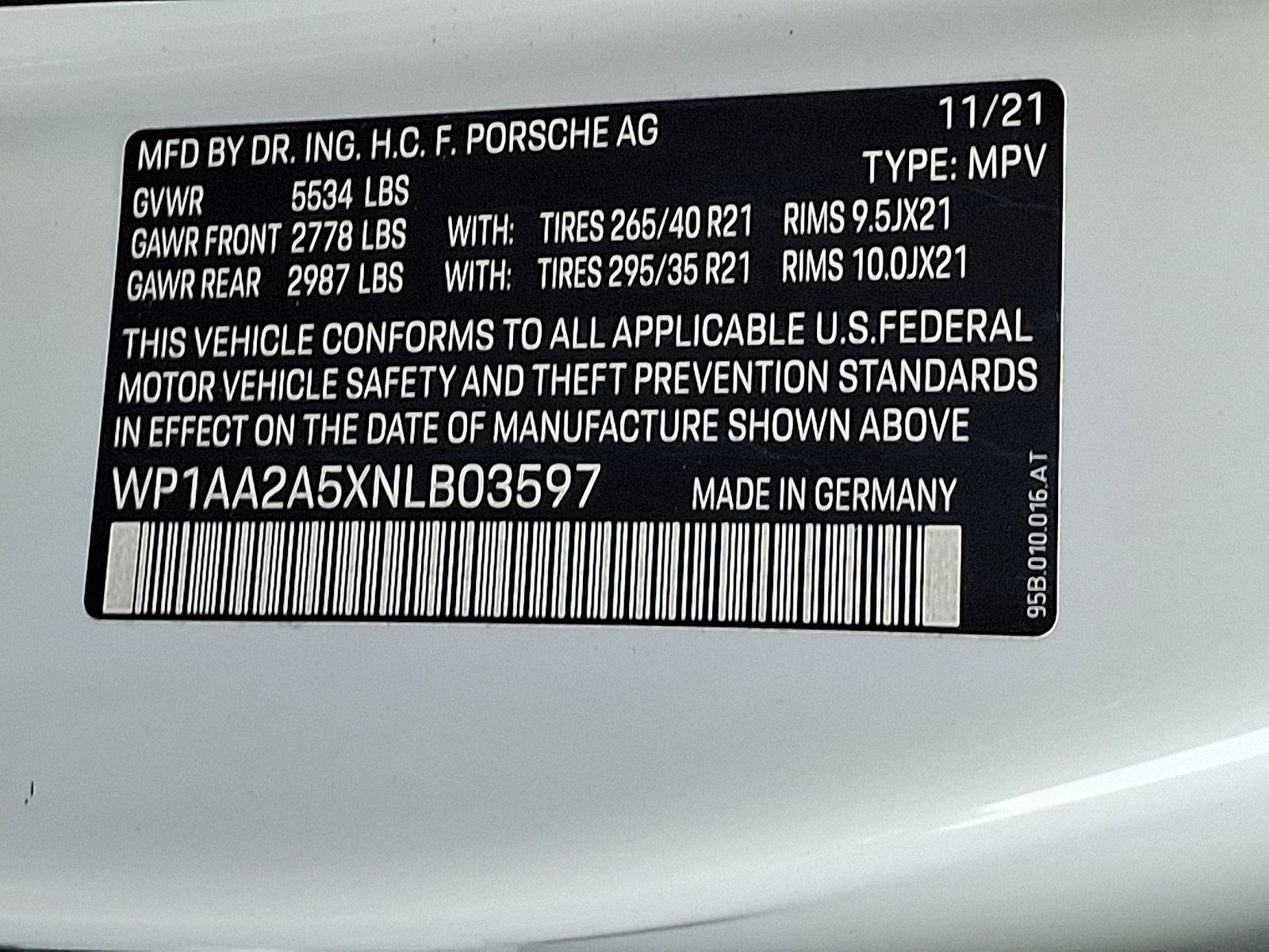 Used 2022 Porsche Macan AWD/4WD image 28