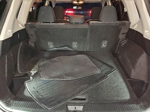 Used 2023 Nissan Rogue SV image 34