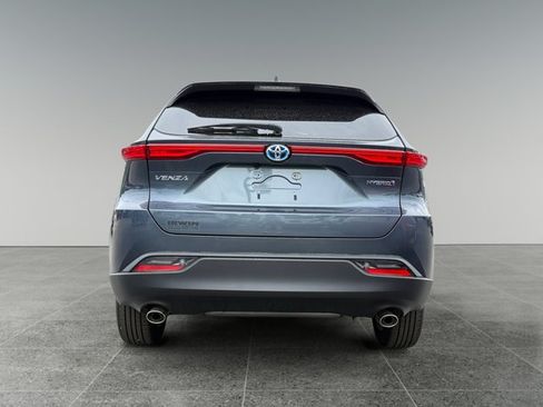 Used 2022 Toyota Venza LE AWD/4WD image 7