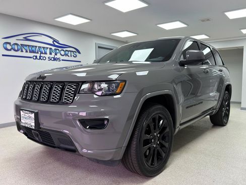 Used 2021 Jeep Grand Cherokee Laredo X AWD/4WD image 1