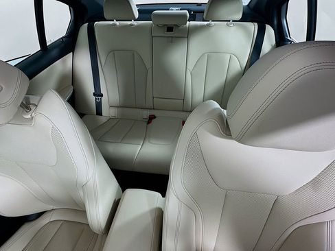 Used 2025 BMW 330i Sedan w/ Convenience Package image 22