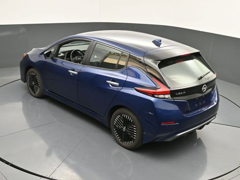 Used 2024 Nissan Leaf SV Plus image 32