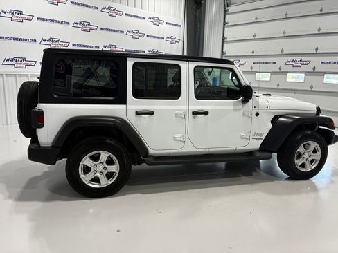 Used 2021 Jeep Wrangler Unlimited Sport AWD/4WD image 9