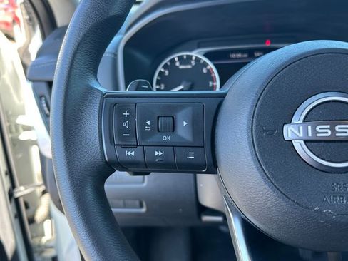 Used 2024 Nissan Rogue S AWD/4WD image 20