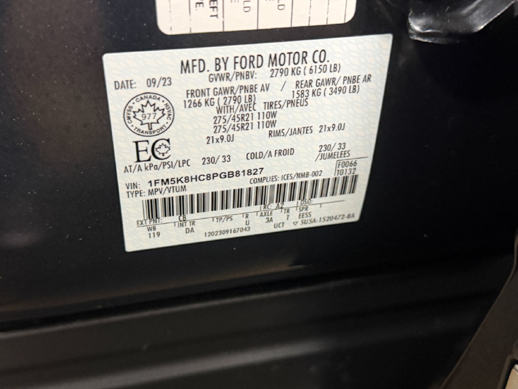 Used 2023 Ford Explorer Platinum w/ Technology Package AWD/4WD image 58