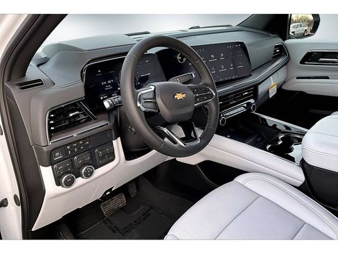New 2026 Chevrolet Suburban Premier AWD/4WD image 7