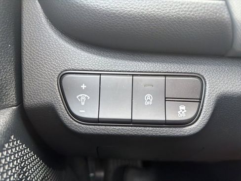 Certified 2025 Kia Seltos LX image 16