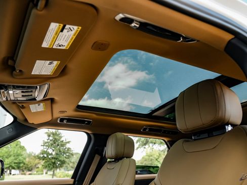 Used 2024 Land Rover Range Rover Sport SE image 30