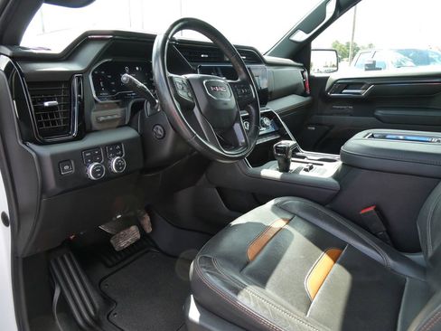 Certified 2022 GMC Sierra 1500 AT4 w/ Technology Package AWD/4WD image 25