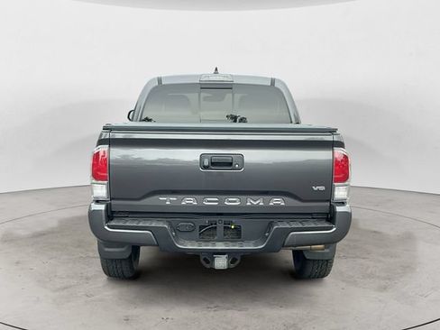 Used 2020 Toyota Tacoma TRD Off-Road AWD/4WD image 4