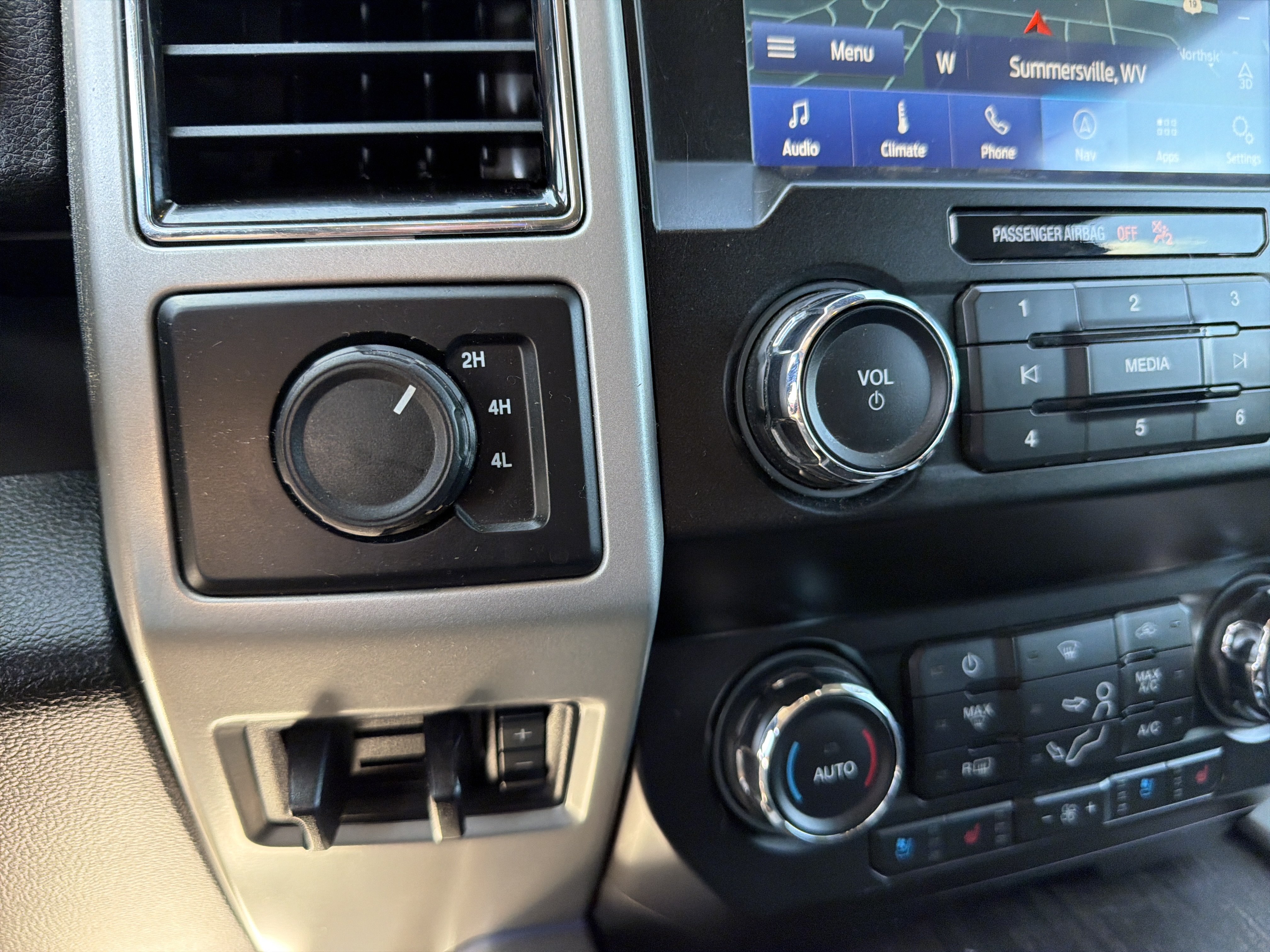 Used 2021 Ford F250 Lariat w/ Lariat Value Package AWD/4WD image 24