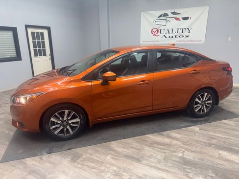 Used 2020 Nissan Versa SV w/ Trunk Package FWD image 3