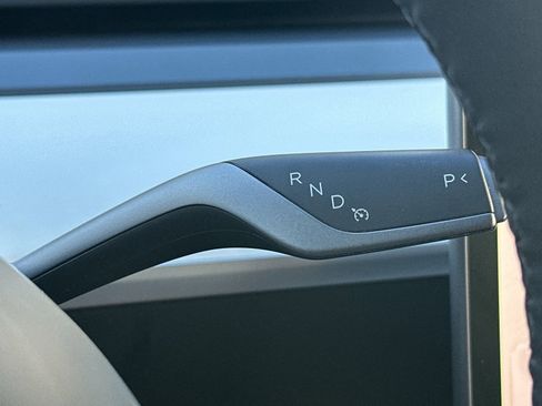 Used 2023 Tesla Model Y Long Range image 22