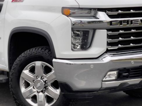 Used 2020 Chevrolet Silverado 2500 LTZ w/ LTZ Premium Package image 3