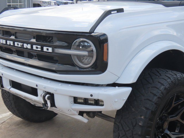 Used 2023 Ford Bronco Outer Banks AWD/4WD image 3