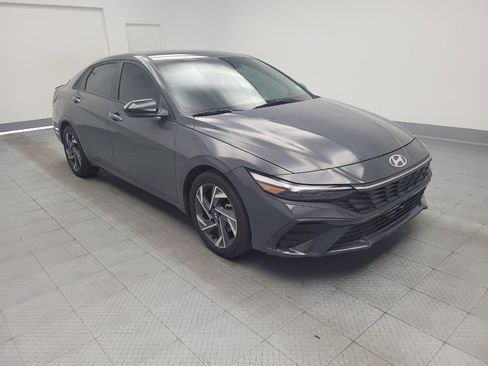 Used 2025 Hyundai Elantra Sport FWD image 13