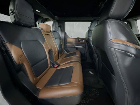 Certified 2021 Ford Bronco Outer Banks w/ Sasquatch Package image 30