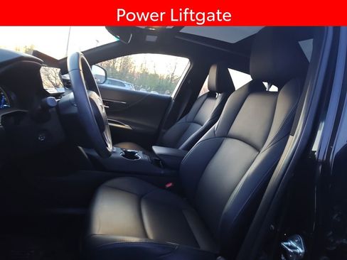 Used 2023 Toyota Venza Nightshade image 7