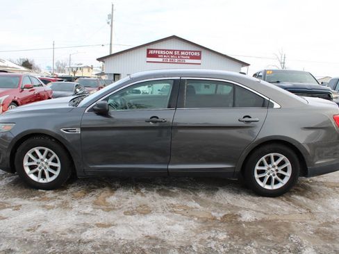 Used 2015 Ford Taurus SE image 1
