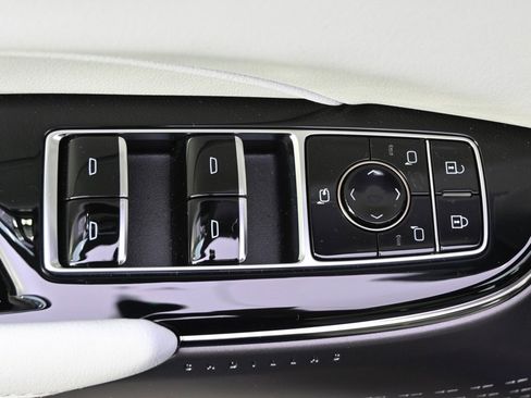 New 2025 Cadillac Lyriq Sport image 23