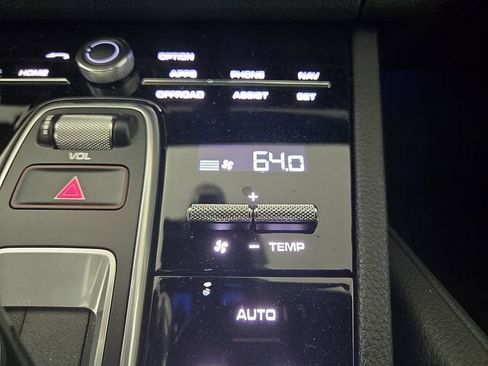 Used 2023 Porsche Cayenne AWD/4WD image 18
