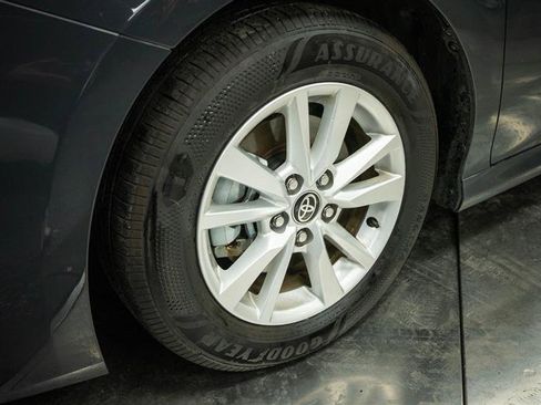 Used 2025 Toyota Camry LE image 4