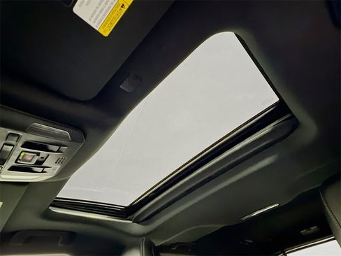 Certified 2022 Toyota Highlander XSE image 20