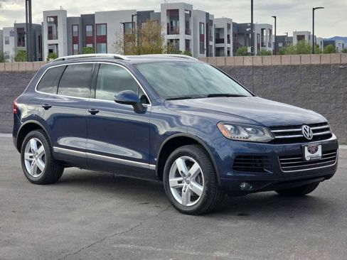 Used 2014 Volkswagen Touareg Lux image 3