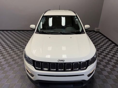 Used 2020 Jeep Compass Latitude w/ Cold Weather Group AWD/4WD image 5