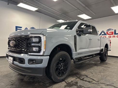 New 2026 Ford F250 Lariat w/ Black Appearance Package image 5