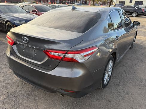 Used 2020 Toyota Camry LE image 5