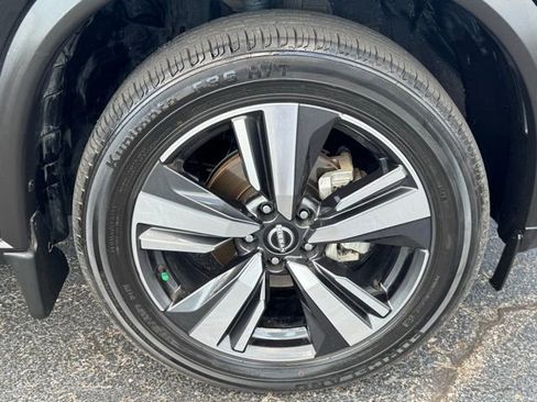 Used 2024 Nissan Rogue SL image 6