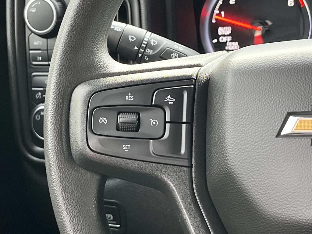 Used 2025 Chevrolet Silverado 1500 Custom w/ Turbomax Blackout Package AWD/4WD image 16
