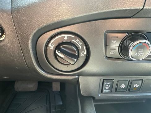 Used 2023 Nissan Frontier SV w/ SV Convenience Package AWD/4WD image 18