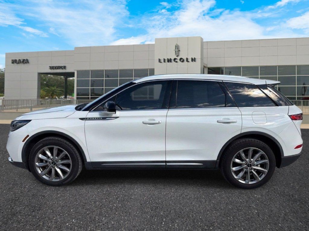Used 2022 Lincoln Corsair AWD w/ Premium Package image 6