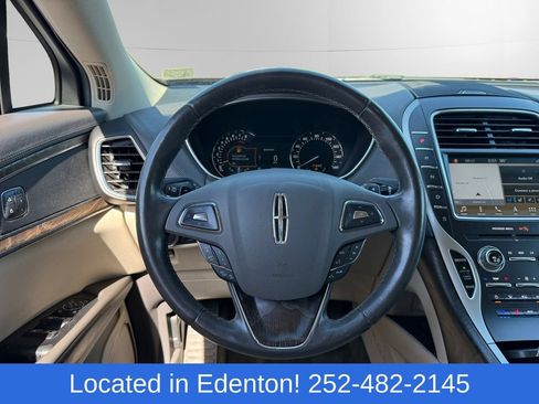 Used 2018 Lincoln MKX Reserve w/ Driver Assistance Package FWD image 13