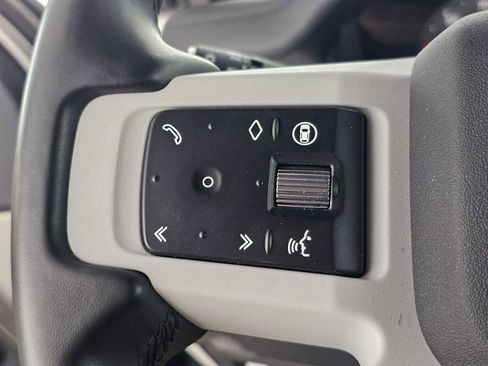 Used 2025 Land Rover Defender 110 X-Dynamic SE image 27
