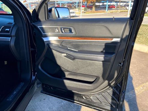 Used 2017 Ford Explorer Limited w/ Equipment Group 301A image 20