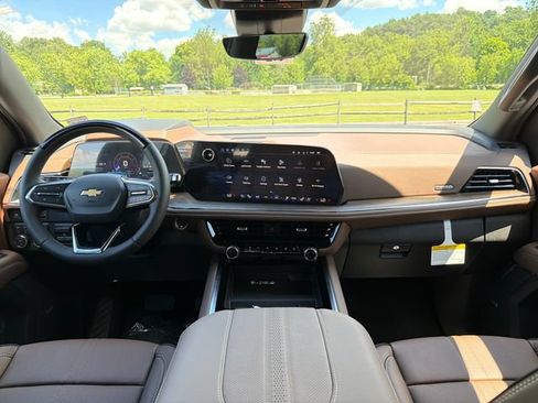 New 2026 Chevrolet Tahoe High Country AWD/4WD image 12
