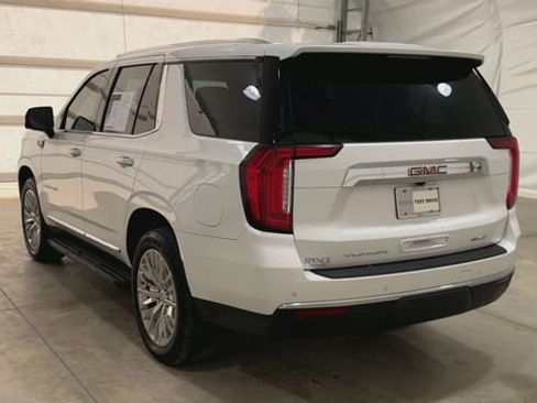 Used 2022 GMC Yukon SLT w/ SLT Premium Package image 7
